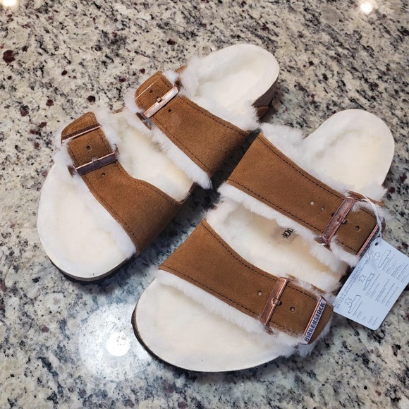 ✨Birkenstock Arizona Shearling Sandal in Tan✨ - Picture 5 of 13